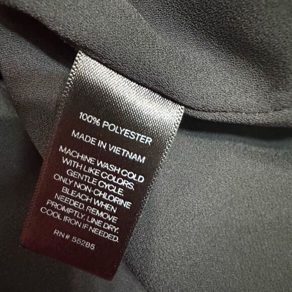 Express black top size small petite‎ - Picture 3 of 4